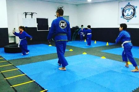 Headstrong Jiu-Jitsu E Treinamento Funcional