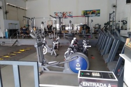 Shock Fit Academia