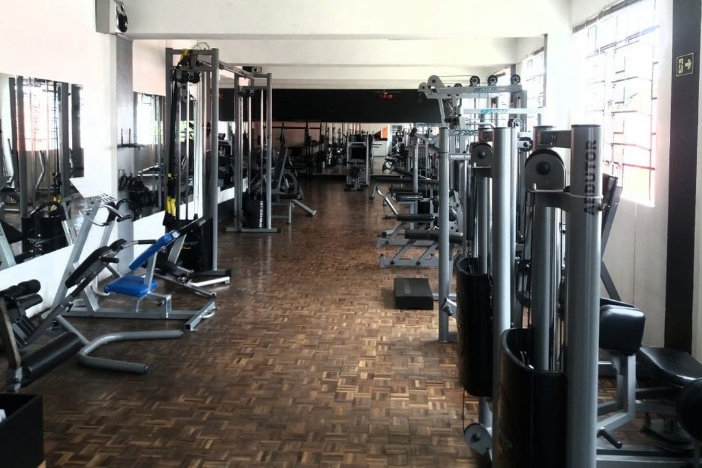 Academia Fit Club - São Braz - Curitiba - PR - Rua Antônio Escorsin, 2537