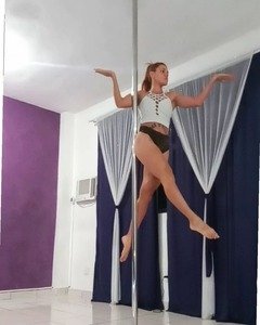 Dominna Pole Dance