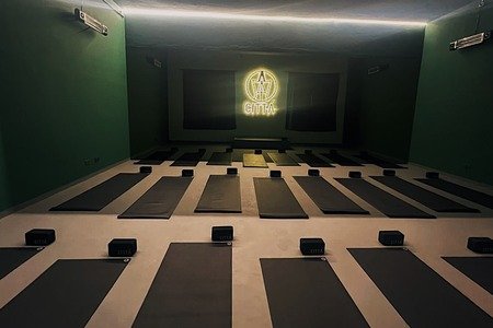Academias de Yoga em Vila Nova Conceicao em São Paulo - SP - Brasil